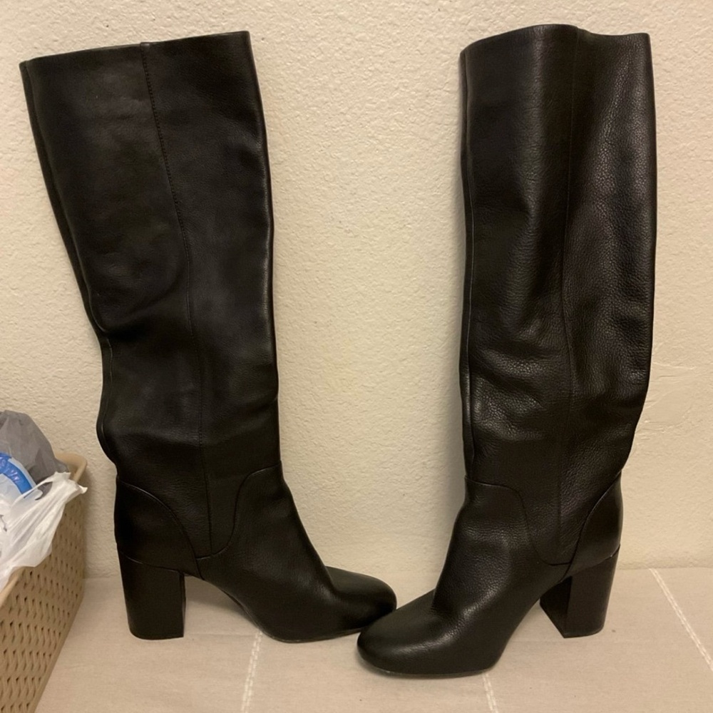 Black Gianni Bini Boots (knee high)